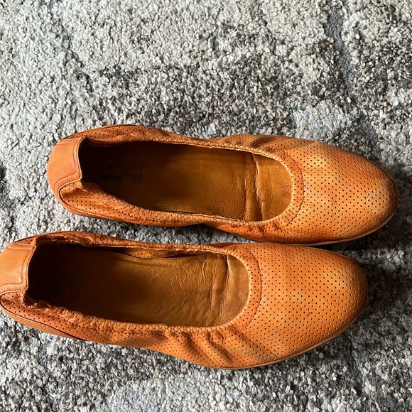 Ladies Shoes - Picture 4 of 5